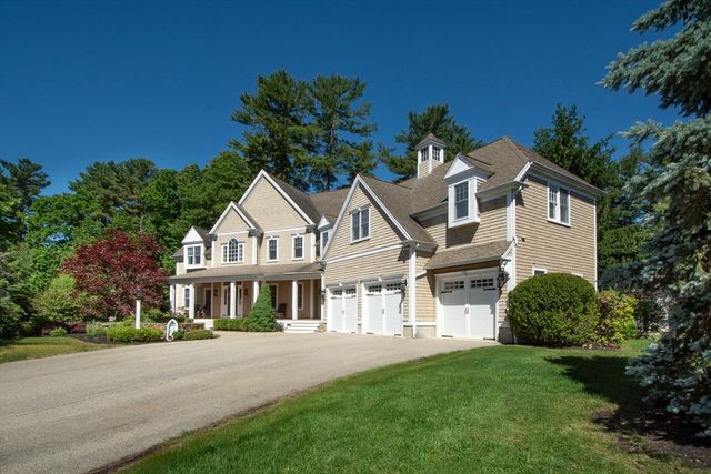 17 Saddle Ln, Hanover, MA 02339