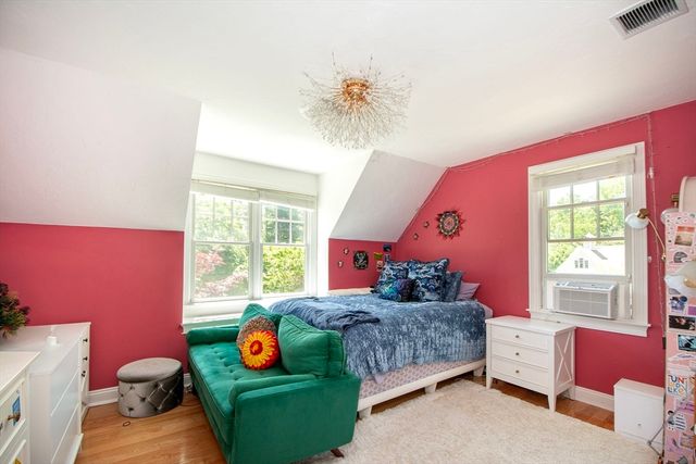 17 Saddle Ln, Hanover, MA 02339