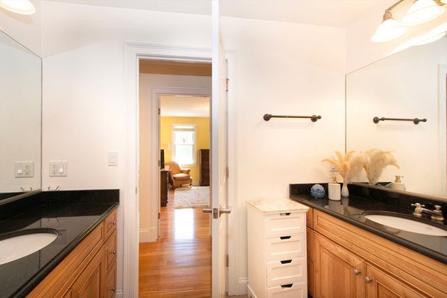 17 Saddle Ln, Hanover, MA 02339