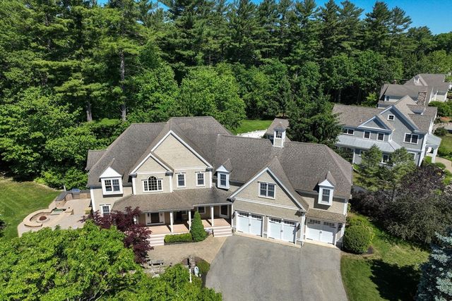 17 Saddle Ln, Hanover, MA 02339