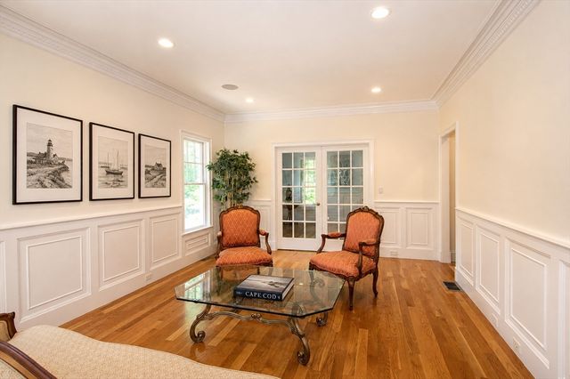 17 Saddle Ln, Hanover, MA 02339