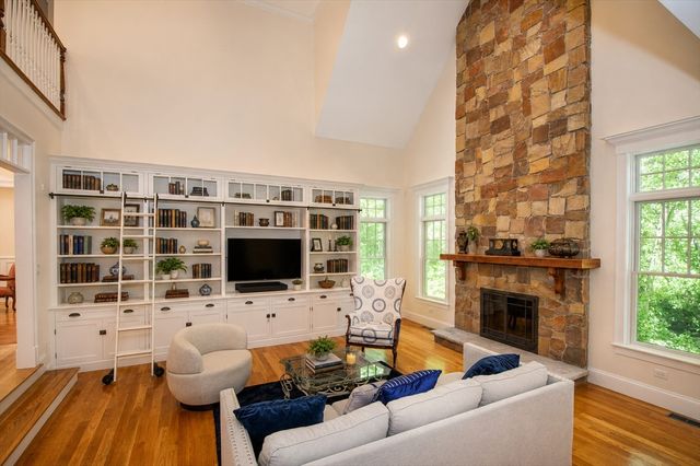 17 Saddle Ln, Hanover, MA 02339