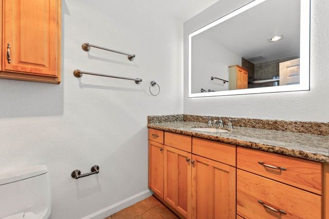 55 Fairmount Ave 104, Oakland, CA 94611