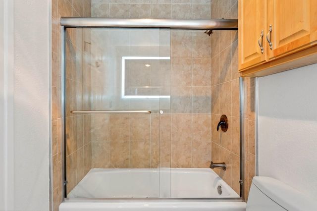 55 Fairmount Ave 104, Oakland, CA 94611