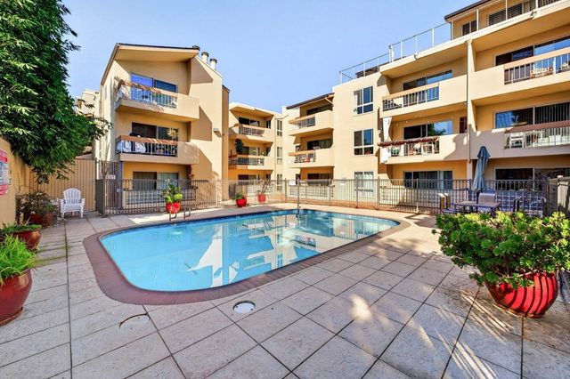 55 Fairmount Ave 104, Oakland, CA 94611