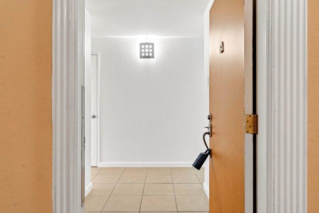 55 Fairmount Ave 104, Oakland, CA 94611