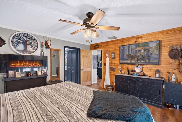 146 Glen Street, Summerville, SC 29483