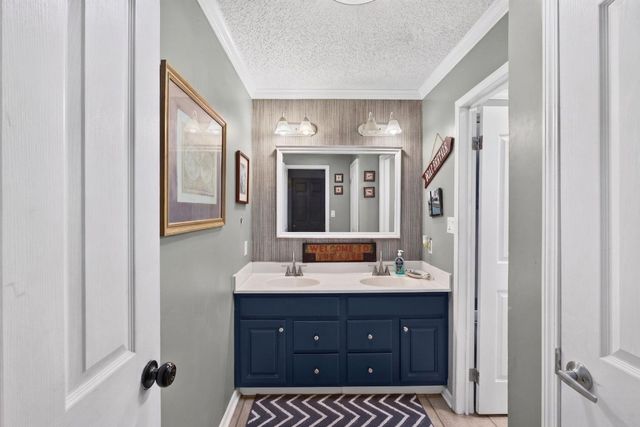 146 Glen Street, Summerville, SC 29483