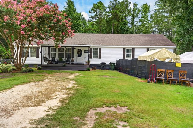 146 Glen Street, Summerville, SC 29483