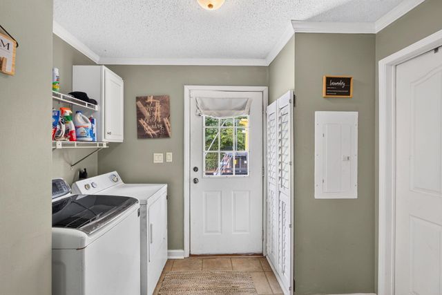 146 Glen Street, Summerville, SC 29483