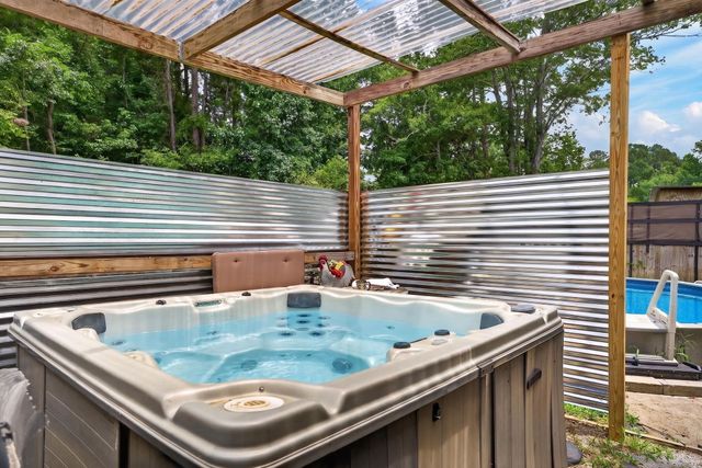 146 Glen Street, Summerville, SC 29483