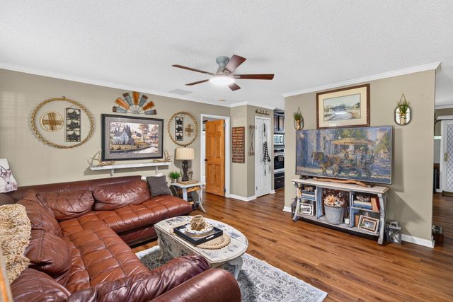 146 Glen Street, Summerville, SC 29483