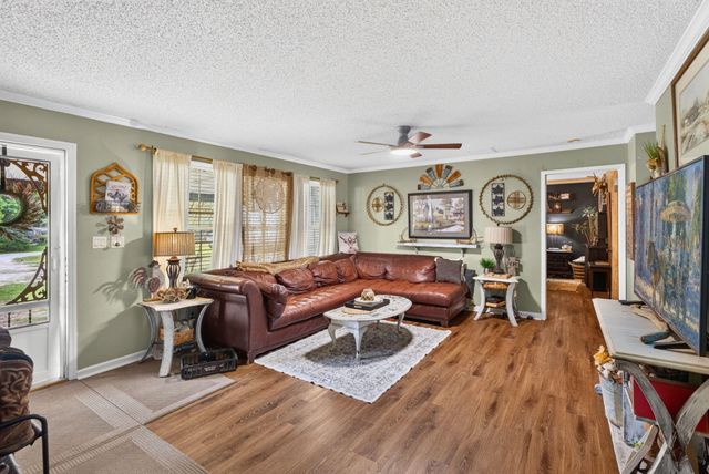 146 Glen Street, Summerville, SC 29483