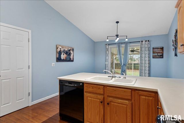 3833 WEXFORD Drive, Springfield, IL 62704