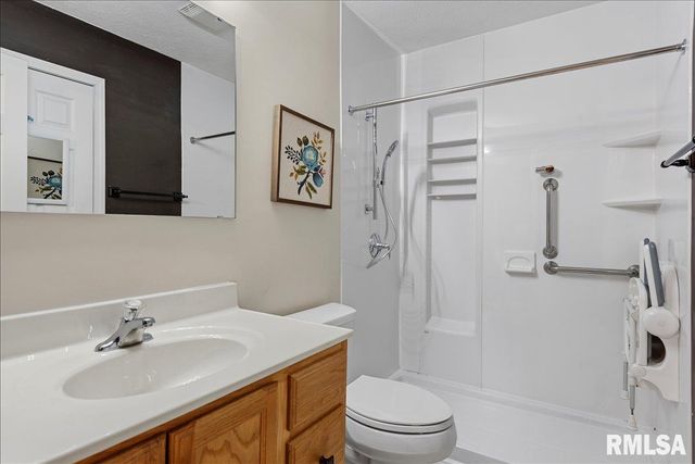 3833 WEXFORD Drive, Springfield, IL 62704