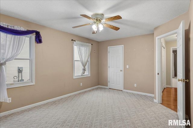 3833 WEXFORD Drive, Springfield, IL 62704