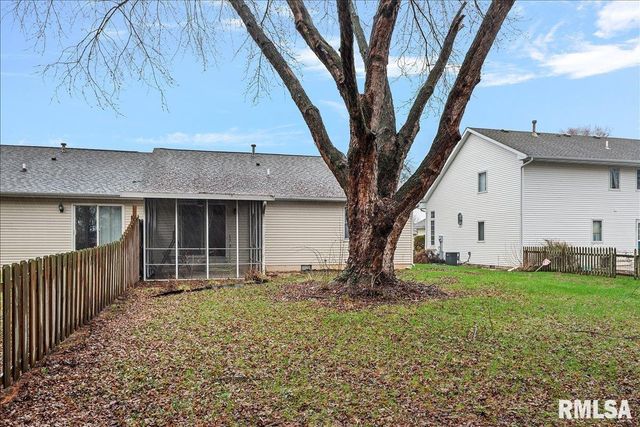 3833 WEXFORD Drive, Springfield, IL 62704