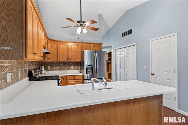 3833 WEXFORD Drive, Springfield, IL 62704