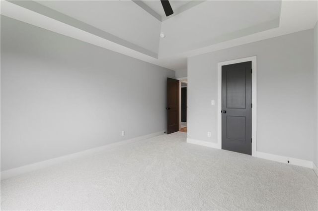 10675 W 142nd Terrace, Overland Park, KS 66221