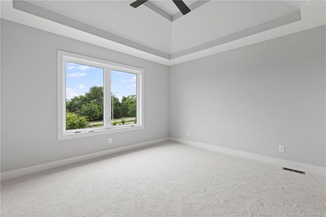 10675 W 142nd Terrace, Overland Park, KS 66221