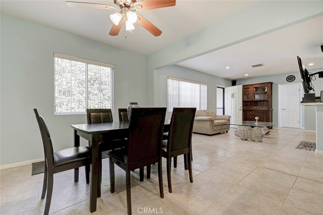 6648 Gaviota Avenue, Lake Balboa, CA 91406