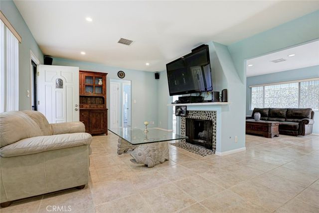 6648 Gaviota Avenue, Lake Balboa, CA 91406