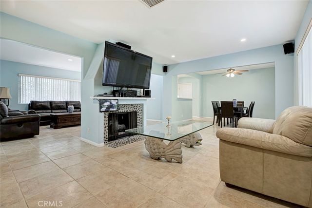 6648 Gaviota Avenue, Lake Balboa, CA 91406