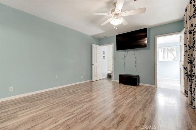 6648 Gaviota Avenue, Lake Balboa, CA 91406