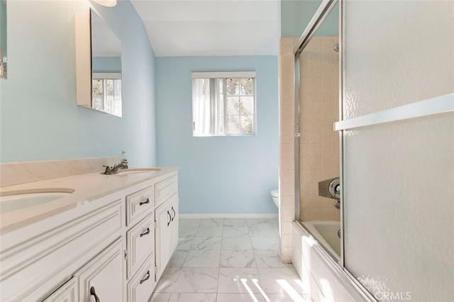 6648 Gaviota Avenue, Lake Balboa, CA 91406