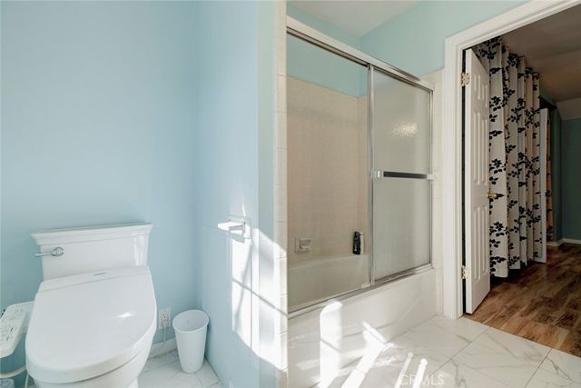 6648 Gaviota Avenue, Lake Balboa, CA 91406