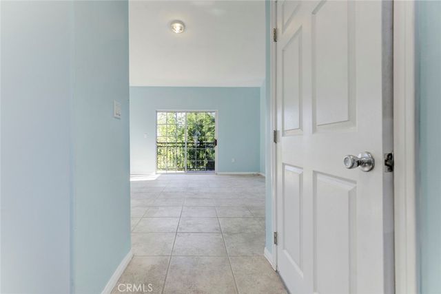 6648 Gaviota Avenue, Lake Balboa, CA 91406