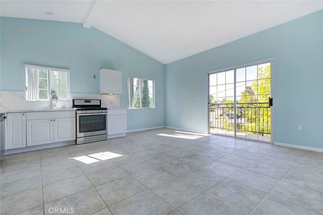 6648 Gaviota Avenue, Lake Balboa, CA 91406