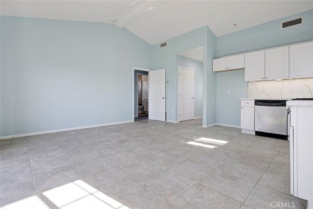 6648 Gaviota Avenue, Lake Balboa, CA 91406