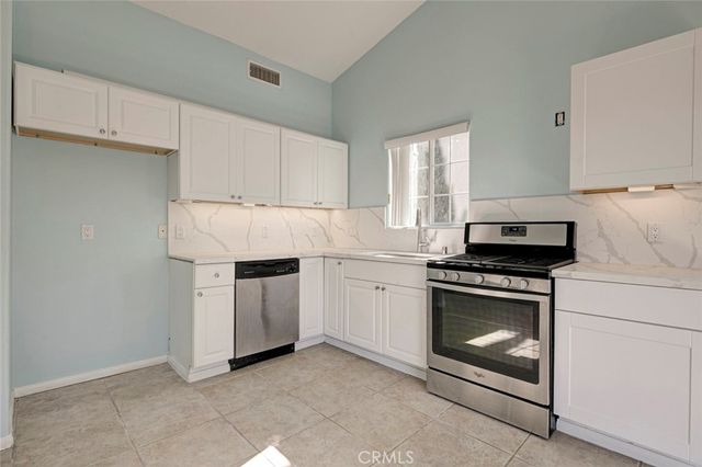 6648 Gaviota Avenue, Lake Balboa, CA 91406