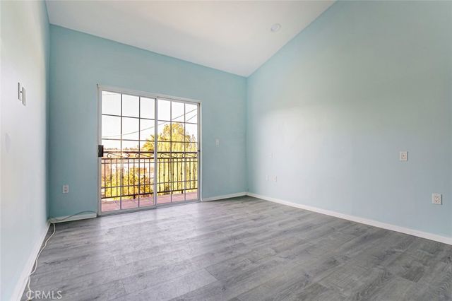 6648 Gaviota Avenue, Lake Balboa, CA 91406