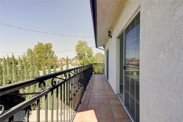 6648 Gaviota Avenue, Lake Balboa, CA 91406