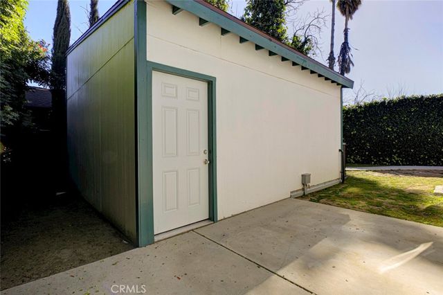 6648 Gaviota Avenue, Lake Balboa, CA 91406