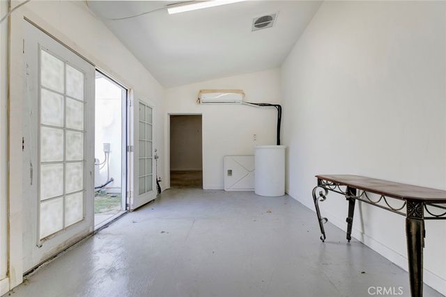 6648 Gaviota Avenue, Lake Balboa, CA 91406