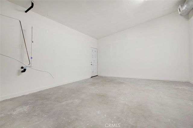 6648 Gaviota Avenue, Lake Balboa, CA 91406