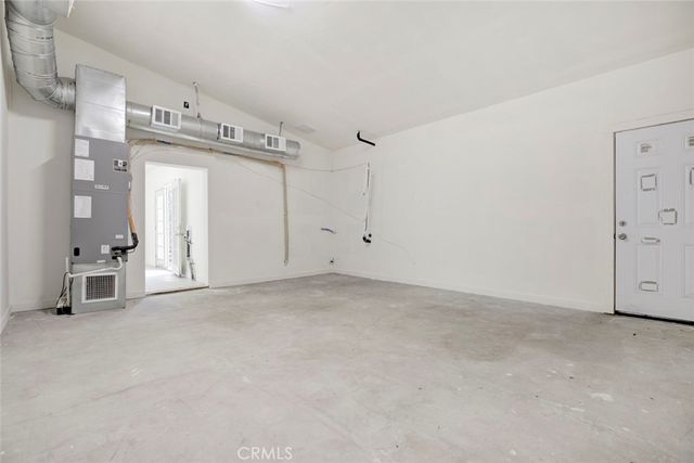 6648 Gaviota Avenue, Lake Balboa, CA 91406