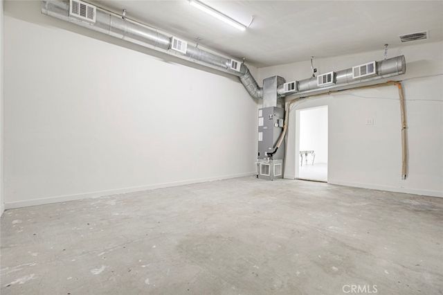 6648 Gaviota Avenue, Lake Balboa, CA 91406