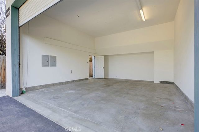 6648 Gaviota Avenue, Lake Balboa, CA 91406