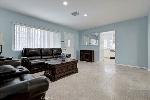 6648 Gaviota Avenue, Lake Balboa, CA 91406