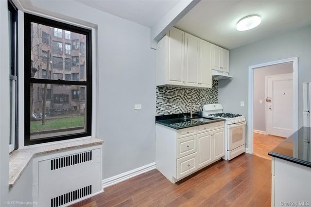 41-09 41st Street, Sunnyside, NY 11104