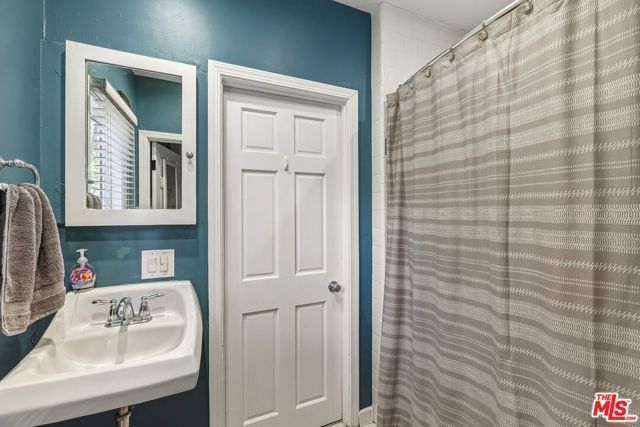 1222 Chelsea Avenue, Santa Monica, CA 90404