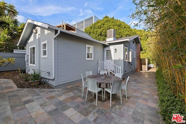1222 Chelsea Avenue, Santa Monica, CA 90404