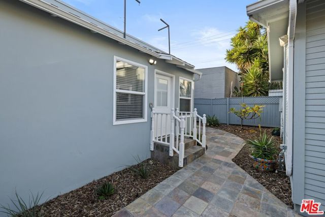 1222 Chelsea Avenue, Santa Monica, CA 90404