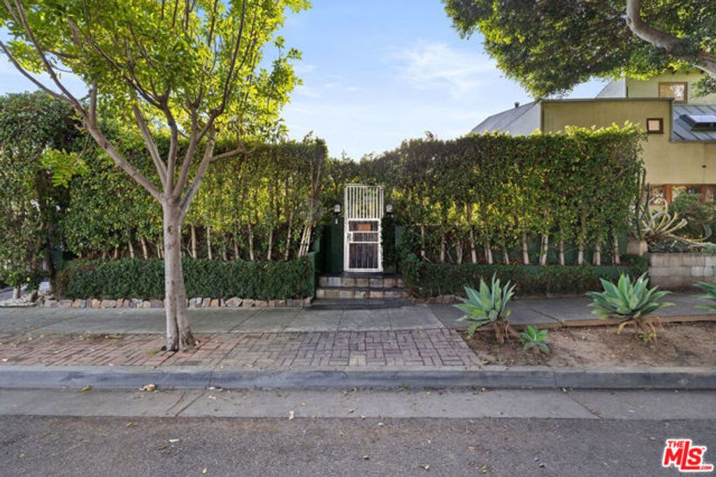 1222 Chelsea Avenue, Santa Monica, CA 90404
