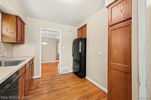 1908 Guthrie Avenue, Royal Oak, MI 48067