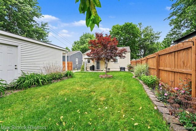 1908 Guthrie Avenue, Royal Oak, MI 48067